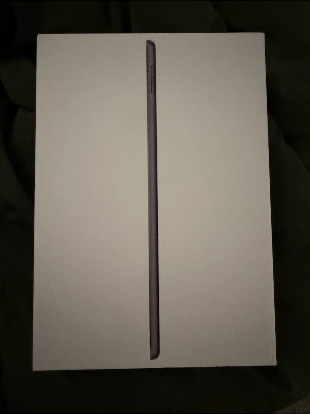 Apple iPad 7th Gen Space Grey Boxed - Picture 2 of 5